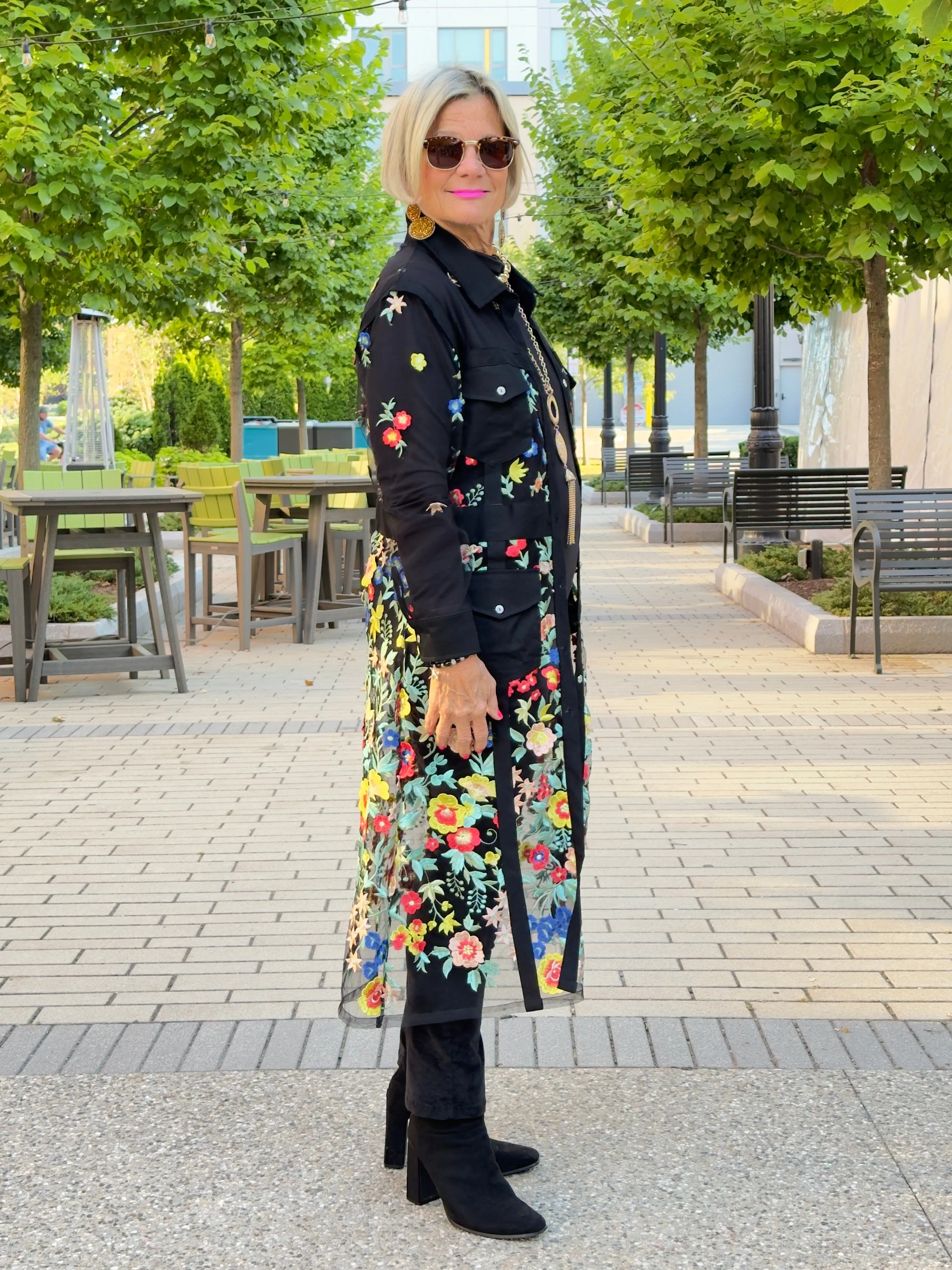 AFTERNOON AT THE GARDEN LACE BLACK DUSTER