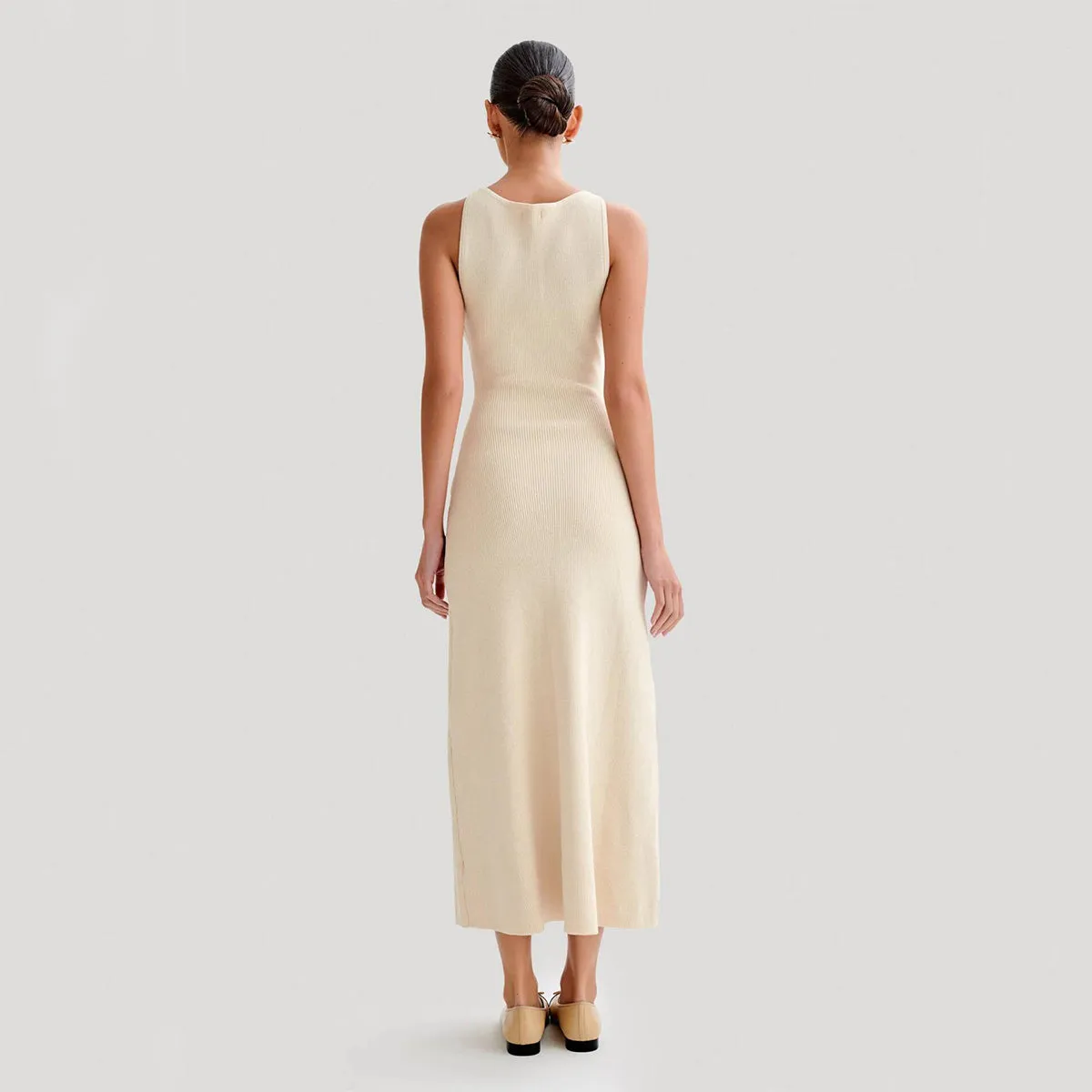 Elegant Knit Sleeveless Dress With Single Breast