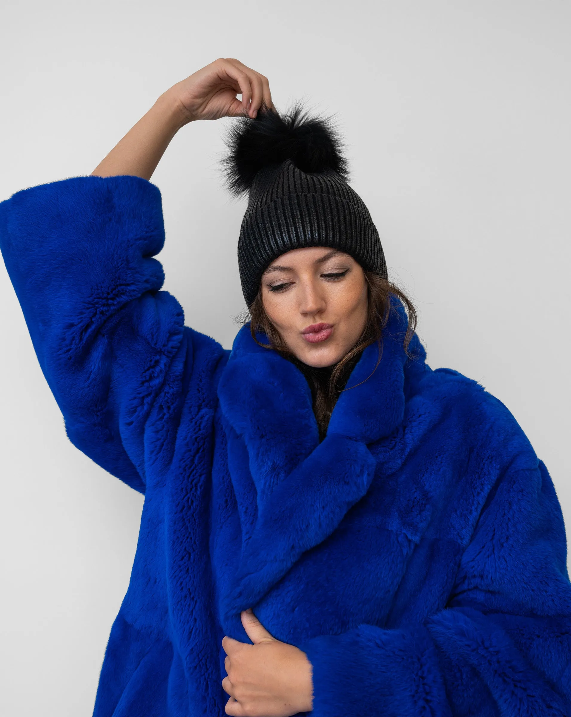 FINAL SALE - Metallic Ribbed Faux Fur Pom-Pom Hat black