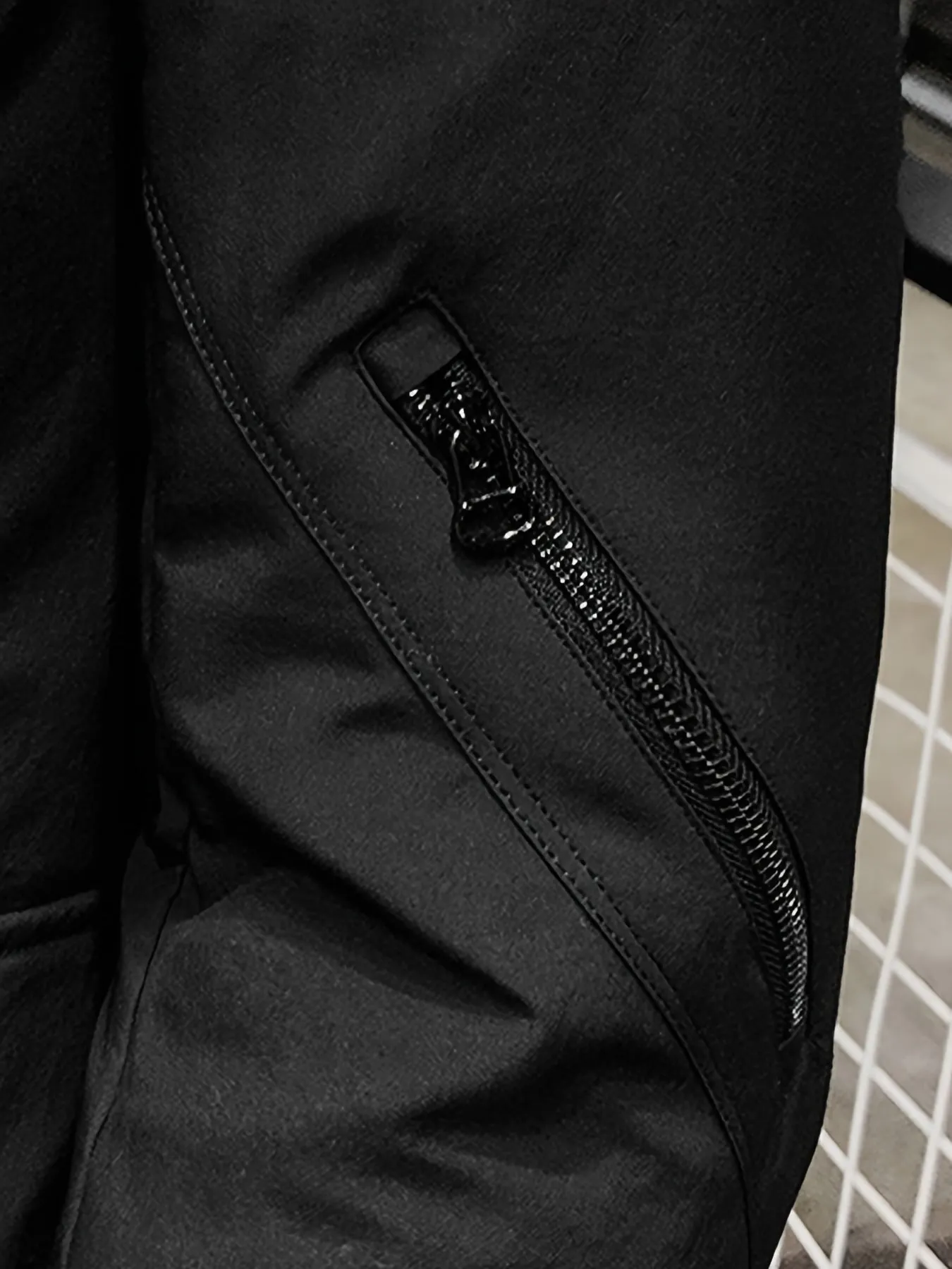 Stylish Mid-Length Hooded Winter Jacket for Men | Ideal for Winter