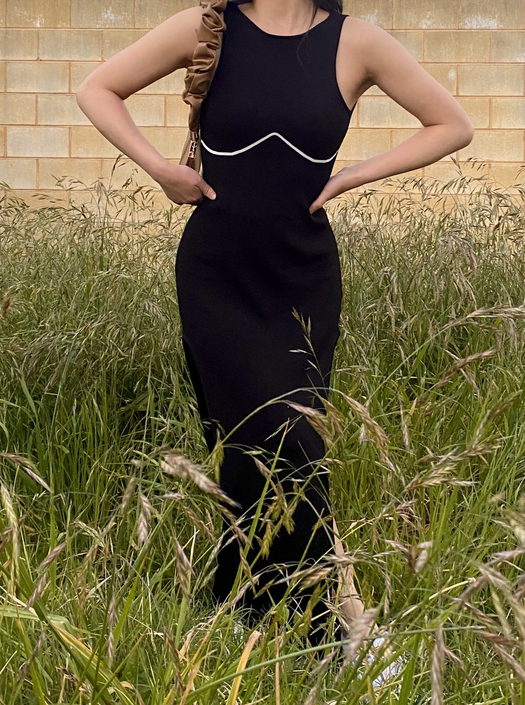 Underline Knit Dress- Black