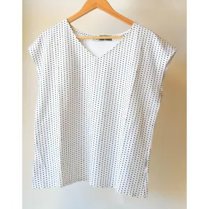 Women's V Neck T-Shirt